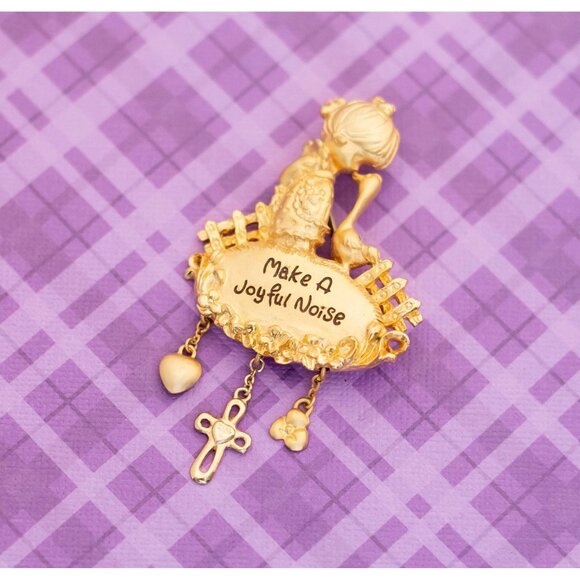 Vintage Make A Joyful Noise Christmas Gold Tone Brooch by Precious Memories - V4 - Picture 1 of 2